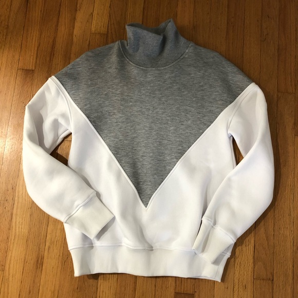 Oh Seven Days Sunday Sweater NWOT S - Picture 2 of 2